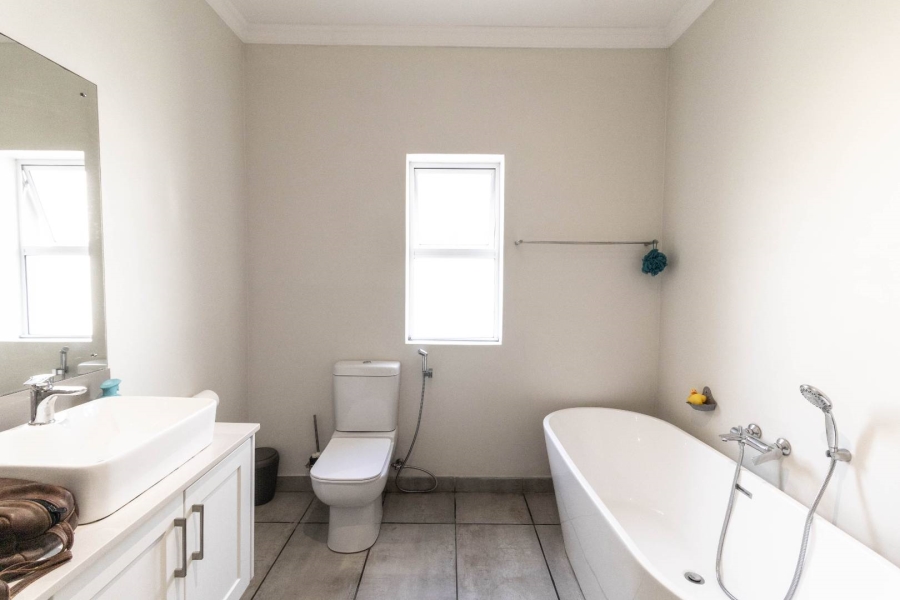4 Bedroom Property for Sale in Onrus Western Cape